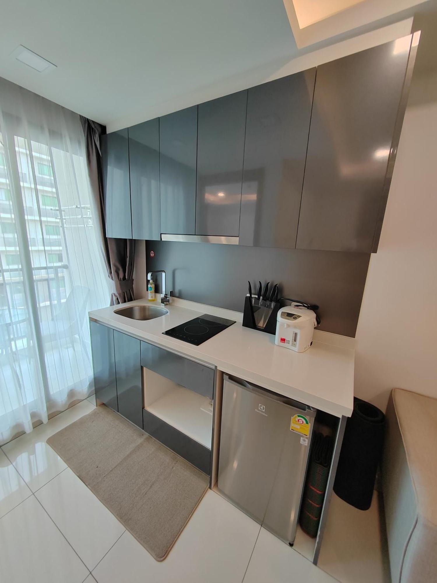 1 Bedroom Arcadia Continental Apartment
