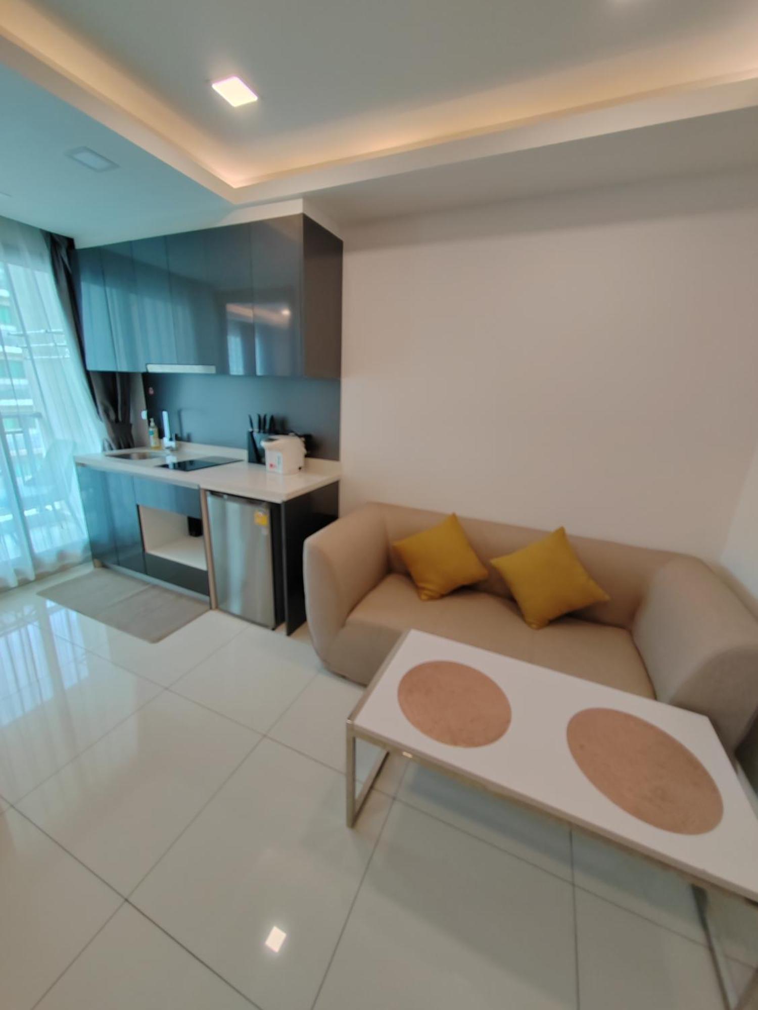 1 Bedroom Arcadia Continental